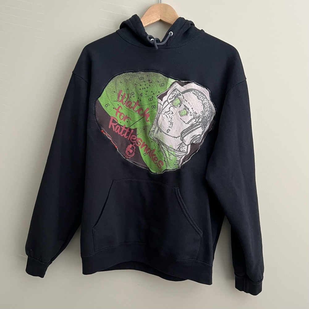 Vintage Oversized Watch for Rattlesnakes Patch Black Graphic Hoodie